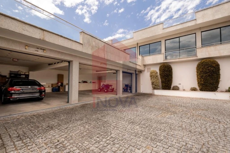 Moradia T4 para Venda em Oriz (Santa Marinha) e Oriz (São Miguel) Foto 41