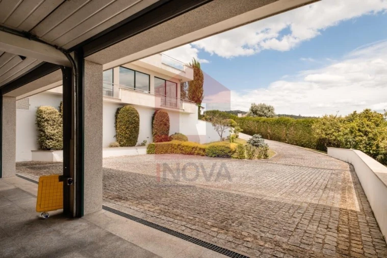 Moradia T4 para Venda em Oriz (Santa Marinha) e Oriz (São Miguel) Foto 44