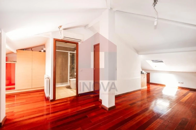 Moradia T4 para Venda em Oriz (Santa Marinha) e Oriz (São Miguel) Foto 22