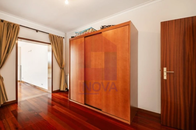 Moradia T4 para Venda em Oriz (Santa Marinha) e Oriz (São Miguel) Foto 18