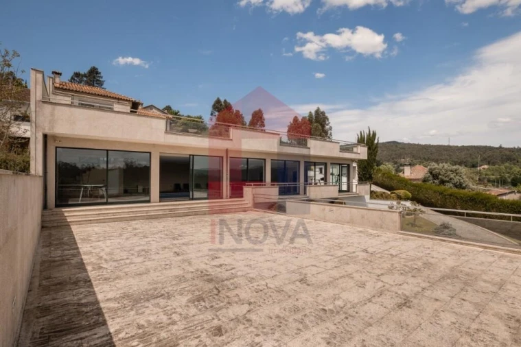 Moradia T4 para Venda em Oriz (Santa Marinha) e Oriz (São Miguel) Foto 36