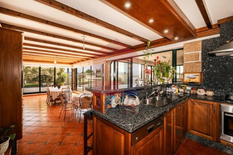 Moradia T4 para Venda em Oriz (Santa Marinha) e Oriz (São Miguel) Foto 5