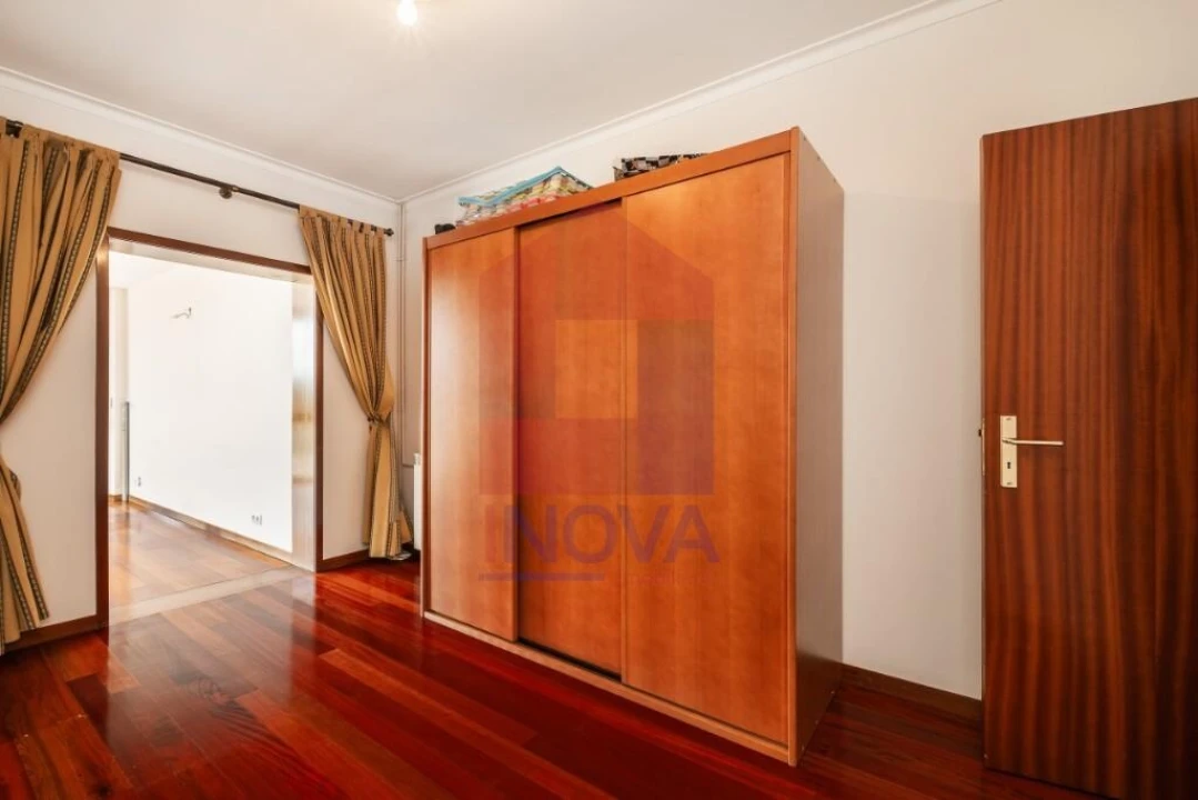 Moradia T4 para Venda em Oriz (Santa Marinha) e Oriz (São Miguel) Foto 18