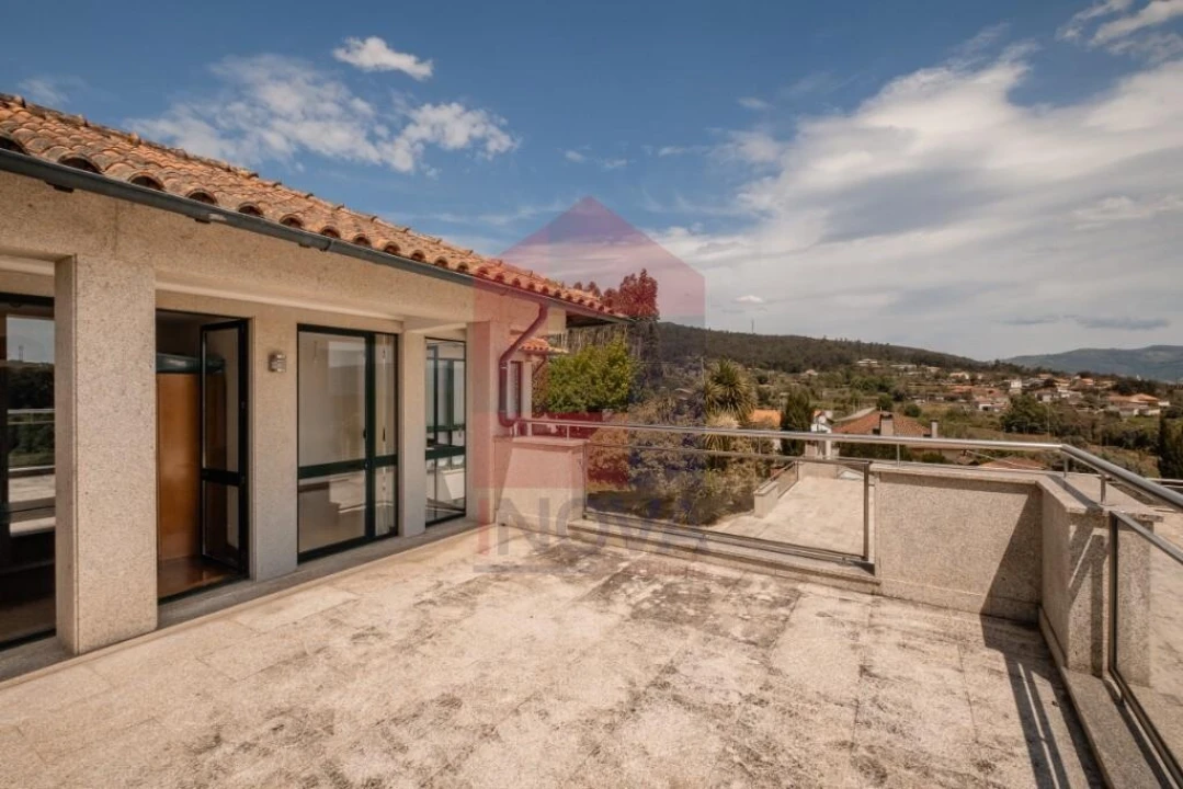 Moradia T4 para Venda em Oriz (Santa Marinha) e Oriz (São Miguel) Foto 32