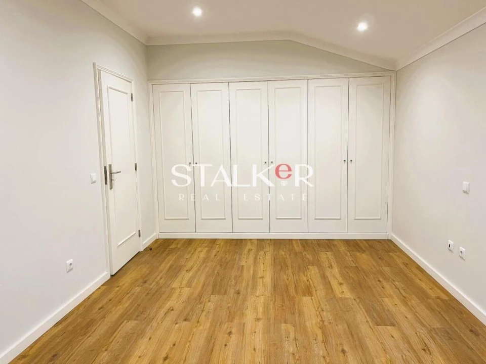 Apartamento T4 para Venda em Arcozelo Foto 17