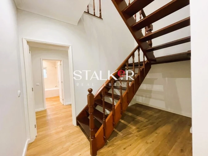 Apartamento T4 para Venda em Arcozelo Foto 9