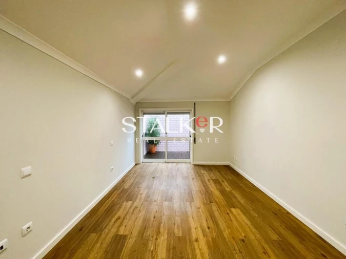 Apartamento T4 para Venda em Arcozelo Foto 16