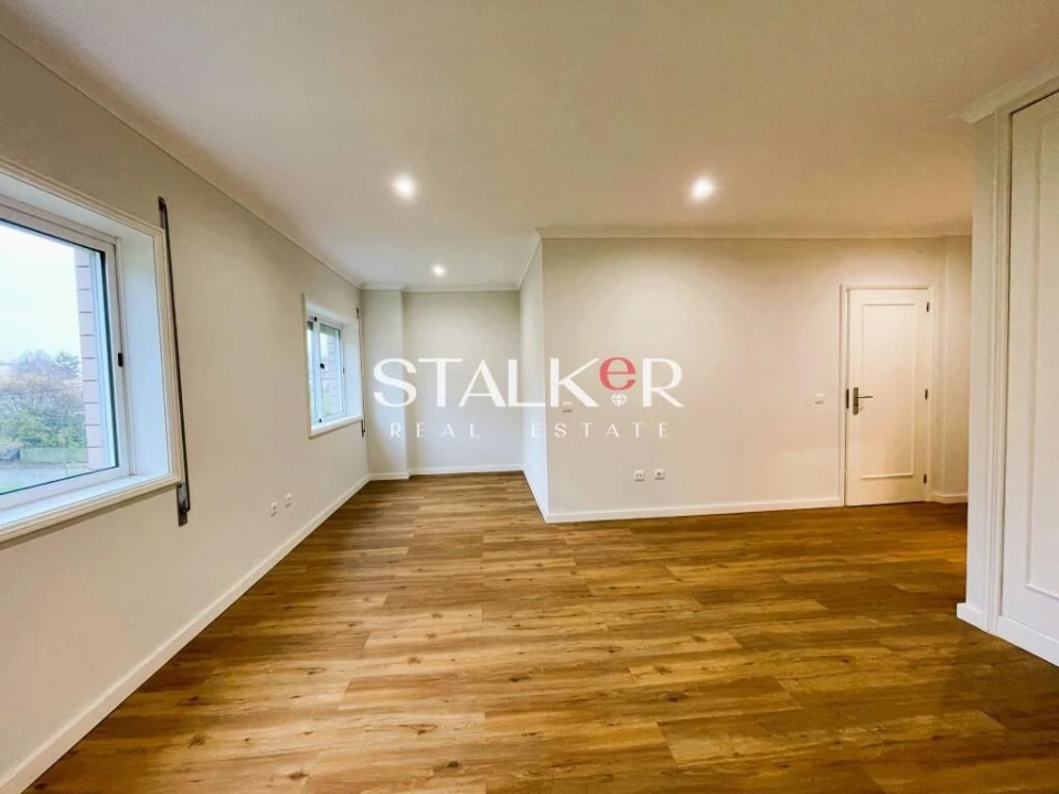 Apartamento T4 para Venda em Arcozelo Foto 6