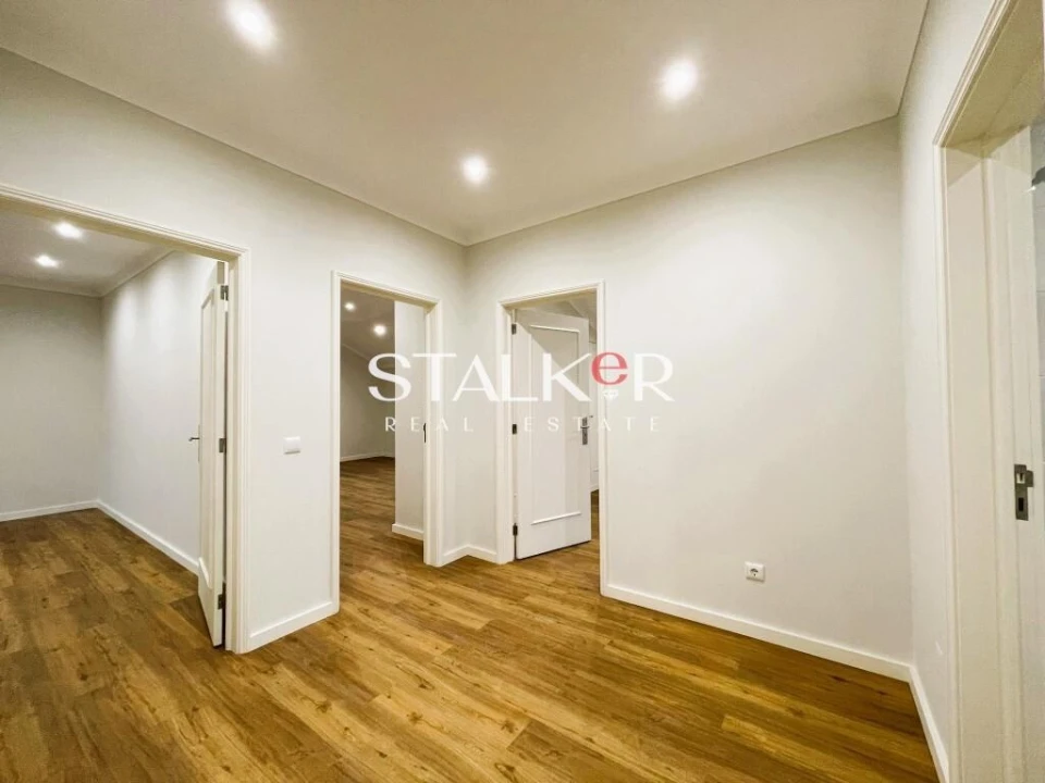 Apartamento T4 para Venda em Arcozelo Foto 12