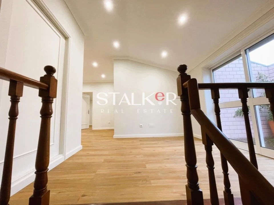 Apartamento T4 para Venda em Arcozelo Foto 10