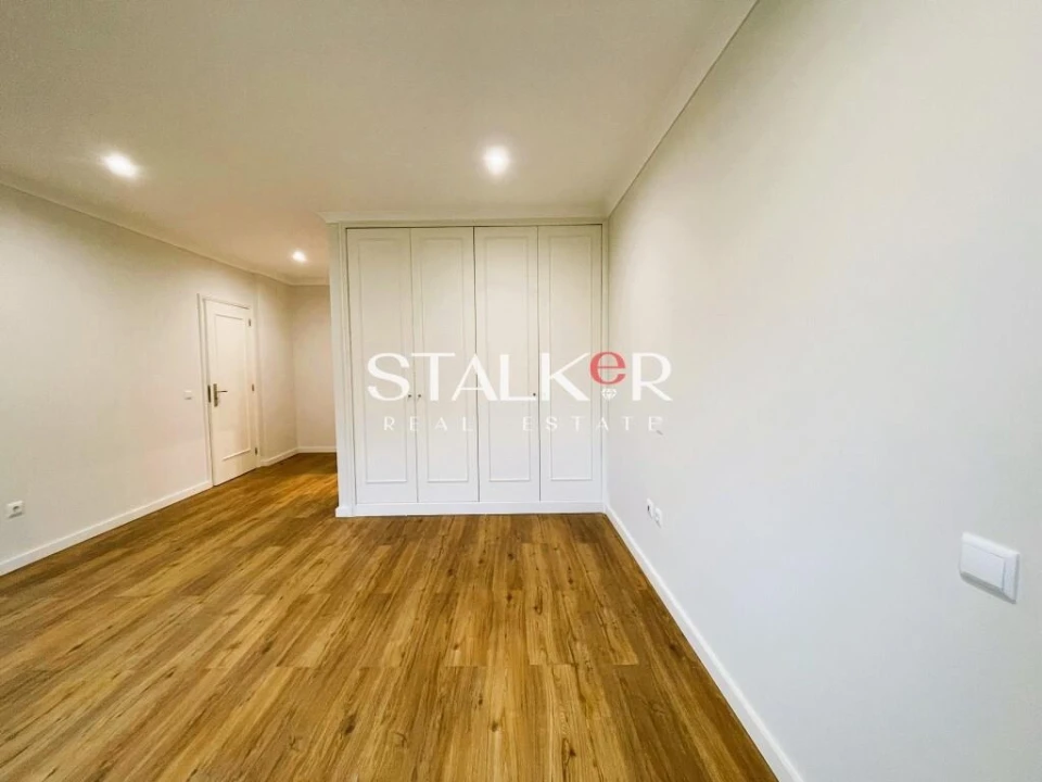 Apartamento T4 para Venda em Arcozelo Foto 18