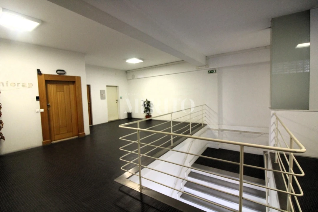 Escritório para Arrendamento em Ferreiros e Gondizalves Foto 6