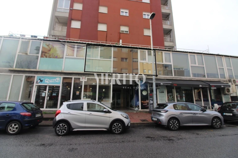 Escritório para Arrendamento em Ferreiros e Gondizalves Foto 10