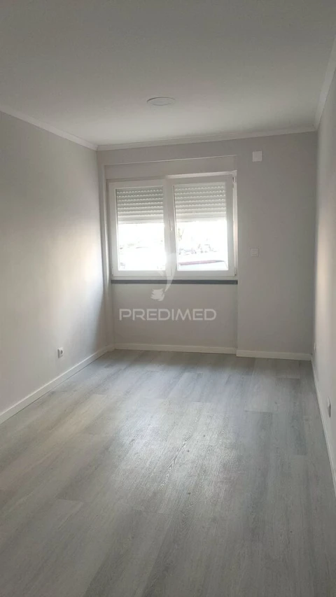 Apartamento T2 para Venda em Benfica
