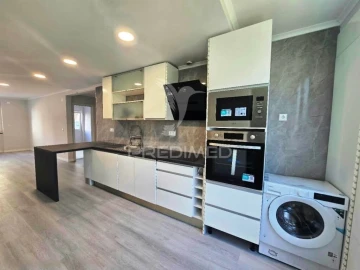 Apartamento T2 para Venda em Benfica