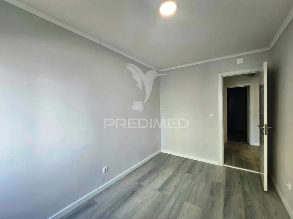 Apartamento T2 para Venda em Benfica Foto 18