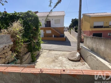 Moradia T2 para Venda em Dois Portos e Runa