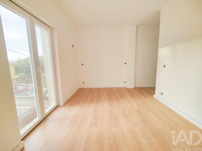 Moradia T2 para Venda em Dois Portos e Runa Foto 20