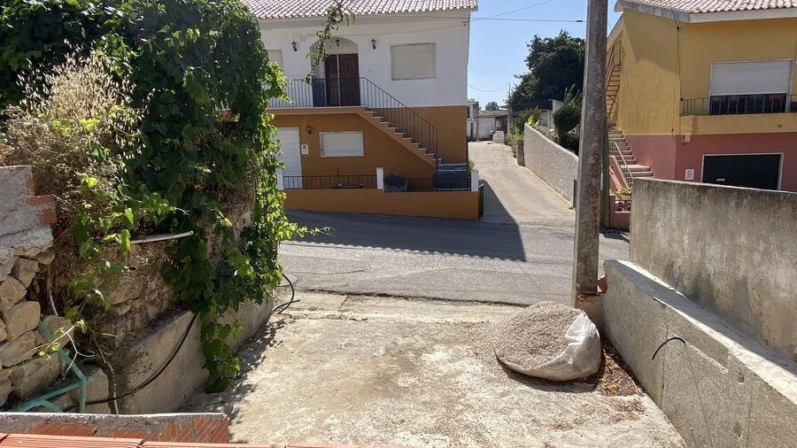 Moradia T2 para Venda em Dois Portos e Runa