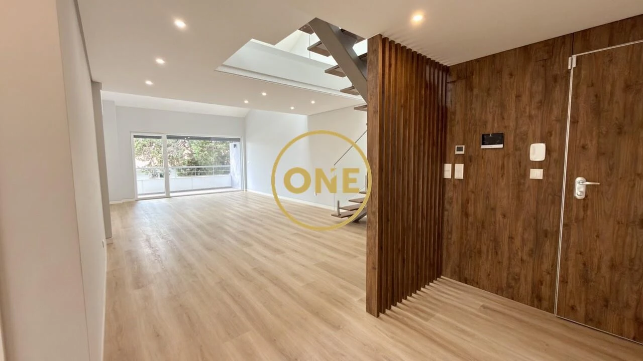 Apartamento T3 para Venda em Carcavelos e Parede Foto 6