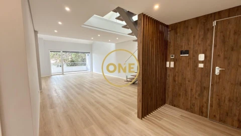 Apartamento T3 para Venda em Carcavelos e Parede