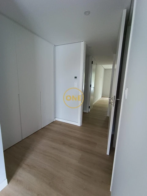 Apartamento T3 para Venda em Carcavelos e Parede