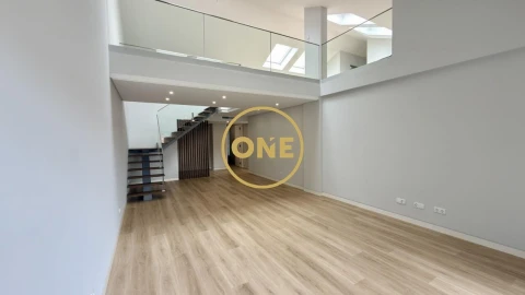 Apartamento T3 para Venda em Carcavelos e Parede