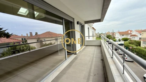Apartamento T3 para Venda em Carcavelos e Parede