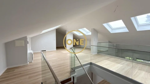 Apartamento T3 para Venda em Carcavelos e Parede