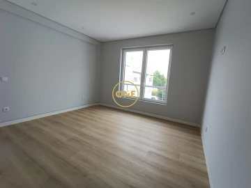 Apartamento T3 para Venda em Carcavelos e Parede