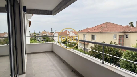 Apartamento T3 para Venda em Carcavelos e Parede