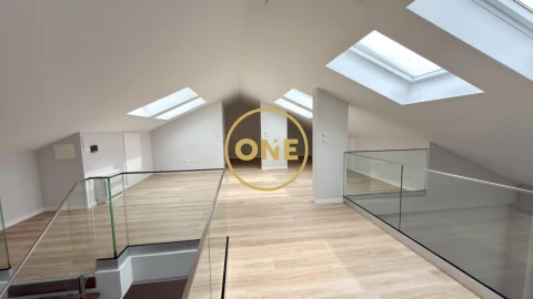 Apartamento T3 para Venda em Carcavelos e Parede