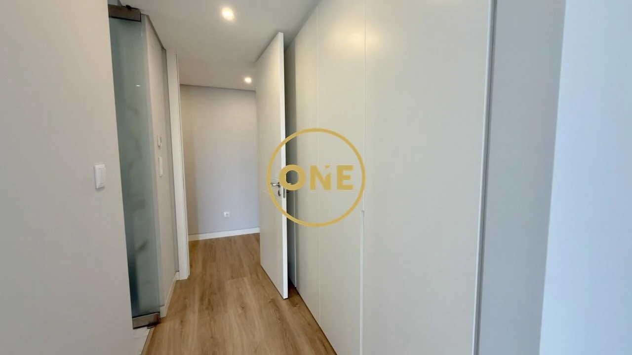 Apartamento T3 para Venda em Carcavelos e Parede Foto 16