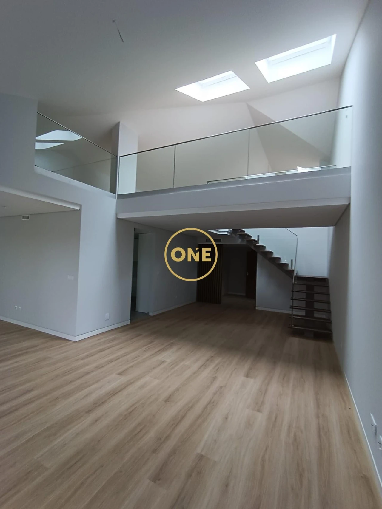 Apartamento T3 para Venda em Carcavelos e Parede Foto 22