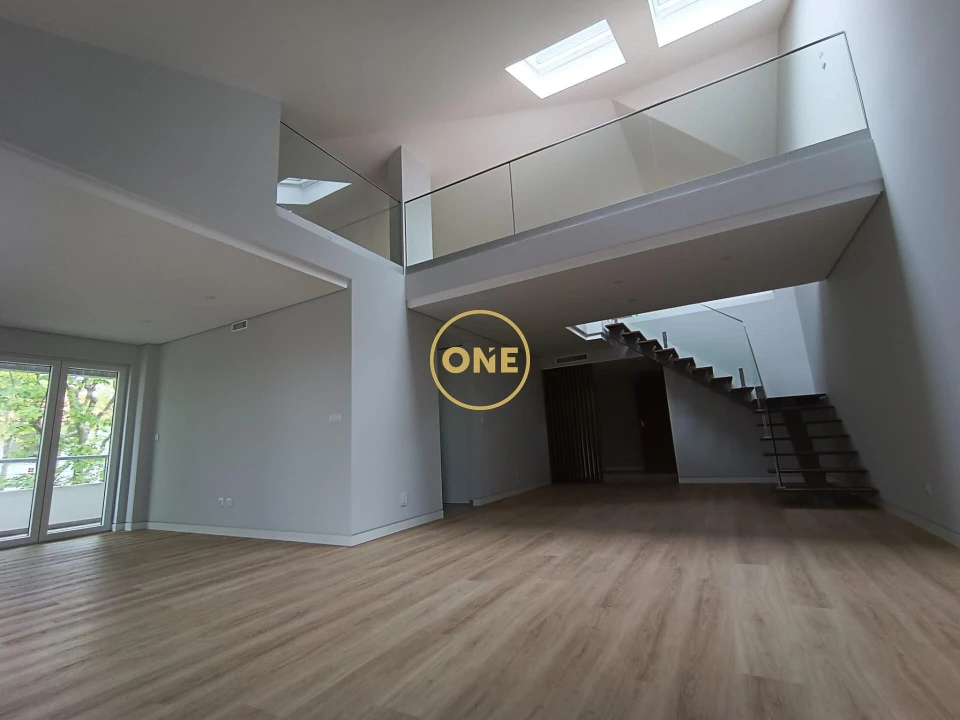 Apartamento T3 para Venda em Carcavelos e Parede Foto 20