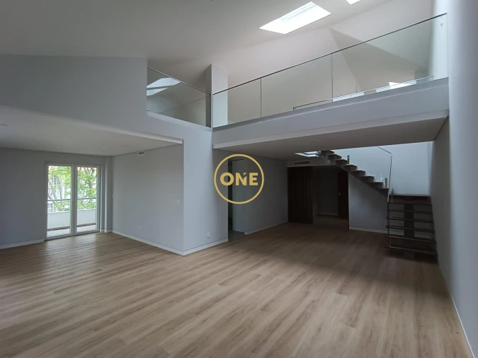 Apartamento T3 para Venda em Carcavelos e Parede Foto 21