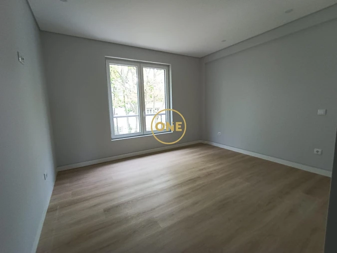 Apartamento T3 para Venda em Carcavelos e Parede Foto 16