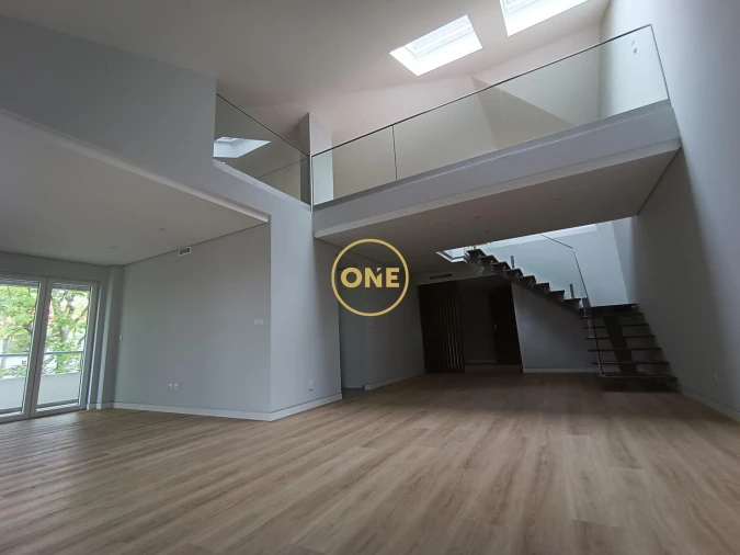 Apartamento T3 para Venda em Carcavelos e Parede Foto 20