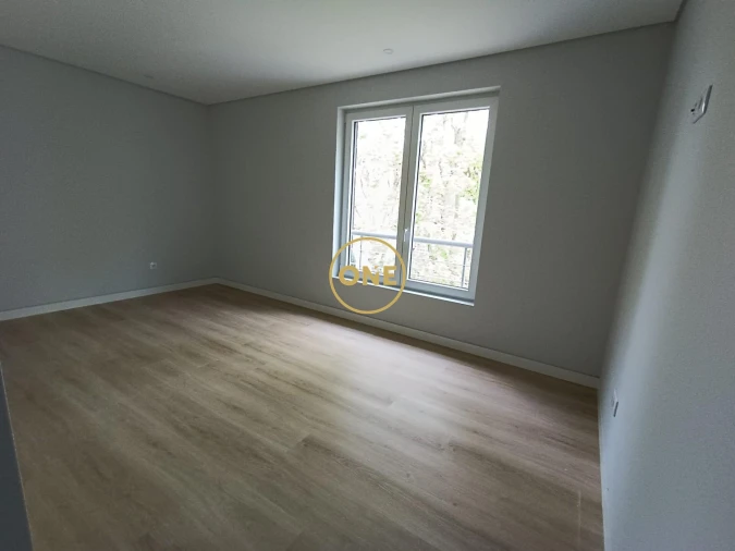 Apartamento T3 para Venda em Carcavelos e Parede Foto 18