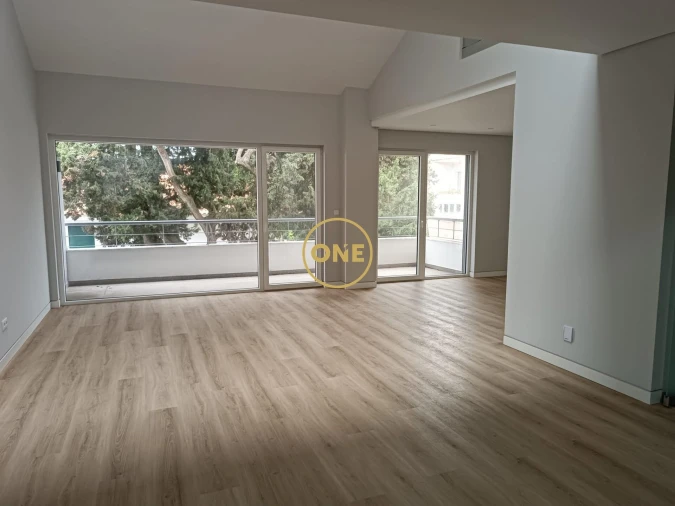 Apartamento T3 para Venda em Carcavelos e Parede Foto 23