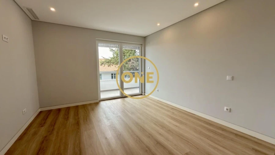 Apartamento T3 para Venda em Carcavelos e Parede Foto 18