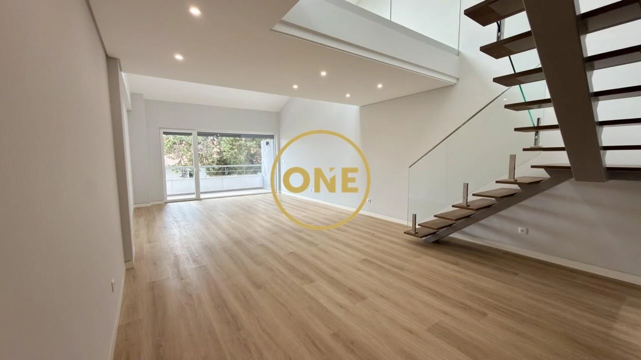 Apartamento T3 para Venda em Carcavelos e Parede Foto 10