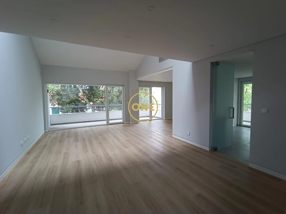Apartamento T3 para Venda em Carcavelos e Parede Foto 24