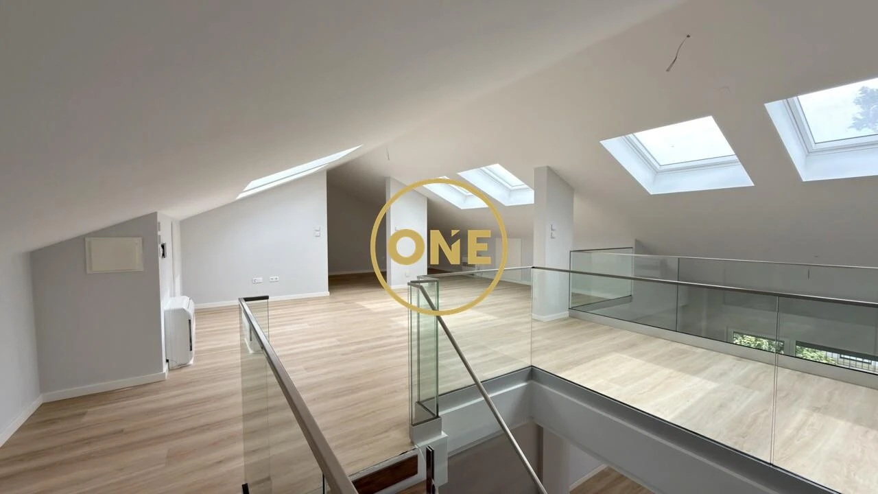 Apartamento T3 para Venda em Carcavelos e Parede Foto 29
