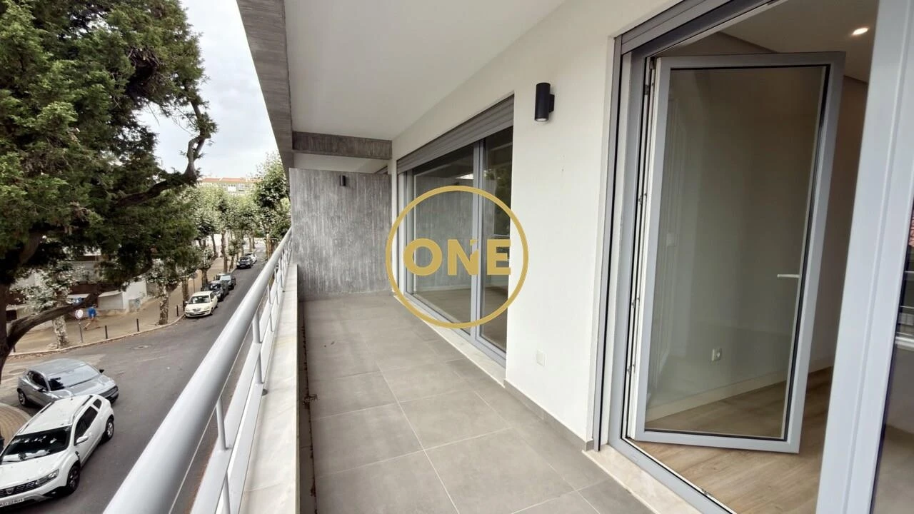 Apartamento T3 para Venda em Carcavelos e Parede Foto 11