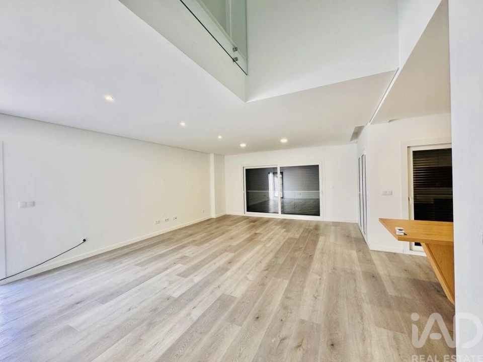 Moradia T4 para Venda em Corroios Foto 8