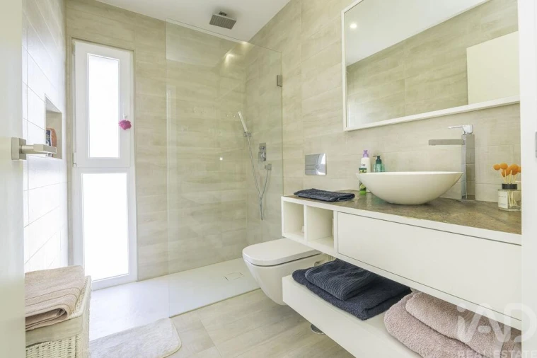 Moradia T4 para Arrendamento em Amora Foto 21