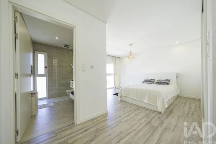 Moradia T4 para Arrendamento em Amora Foto 20