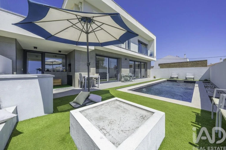 Moradia T4 para Arrendamento em Amora Foto 1