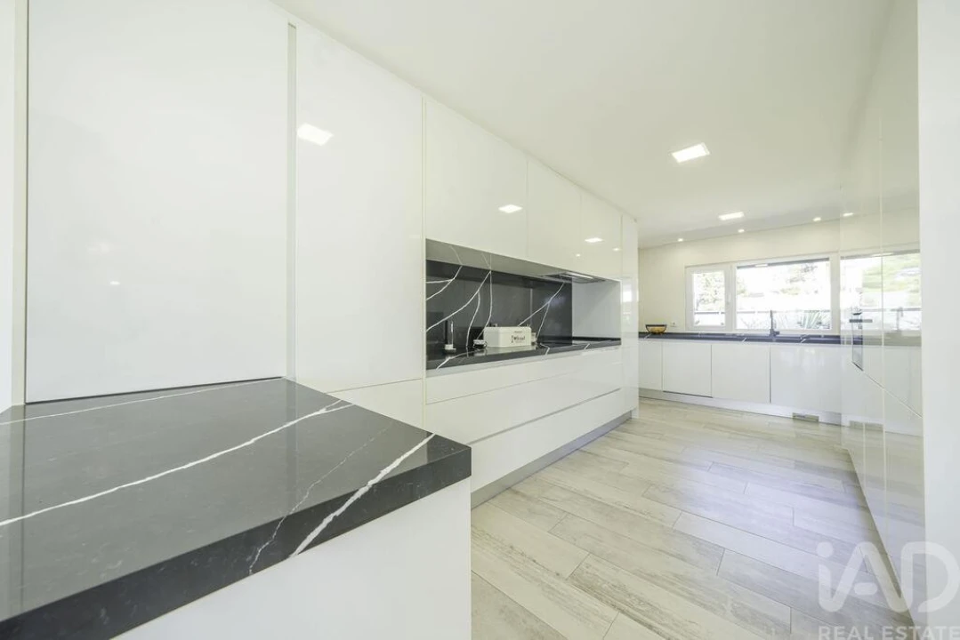 Moradia T4 para Arrendamento em Amora Foto 7